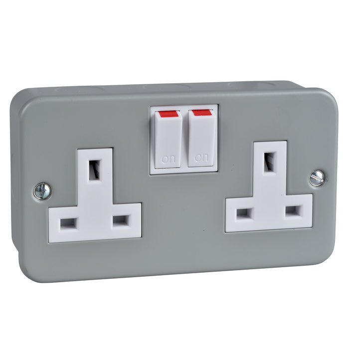 Schneider GMCS132SS Socket 2 Gang Single Pole Switched 13A Silver Grey Metal Clad